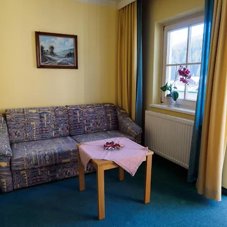 Alpina Aparthotel 2*