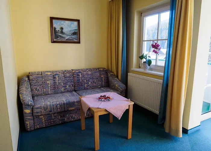 Alpina Aparthotel 3*